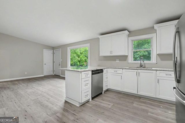 420 Georgia Avenue, Fayetteville, GA 30214