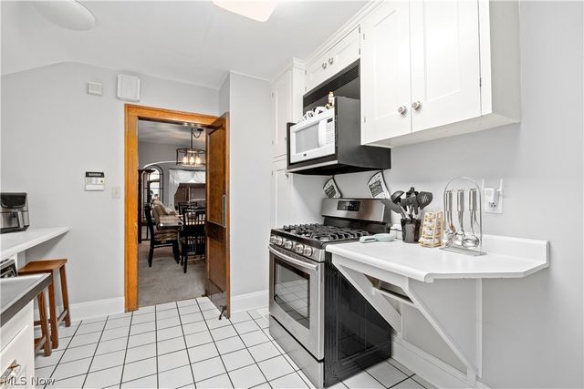3569 Warren Road, Cleveland, OH 44111