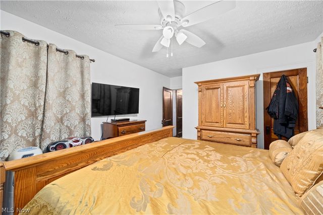 3569 Warren Road, Cleveland, OH 44111