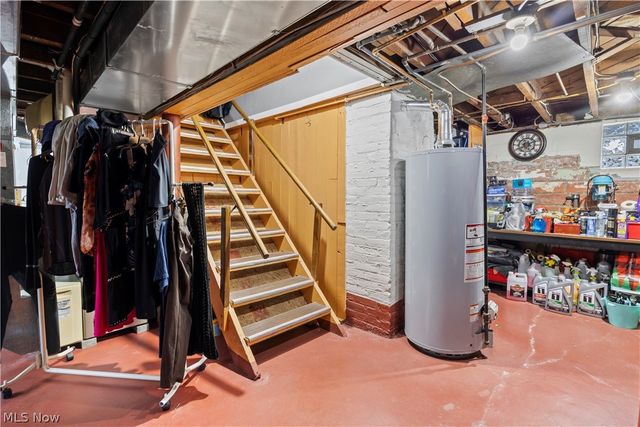 3569 Warren Road, Cleveland, OH 44111