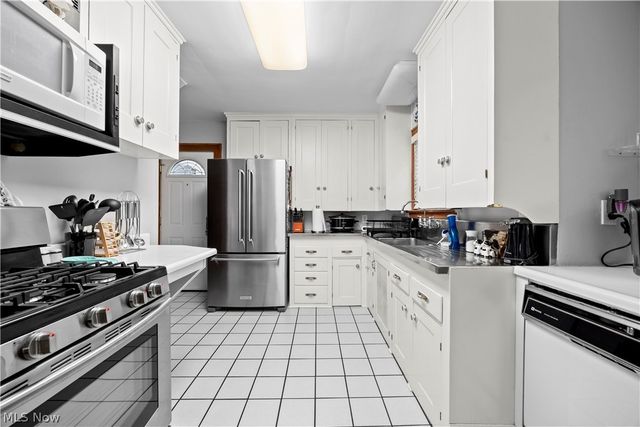 3569 Warren Road, Cleveland, OH 44111