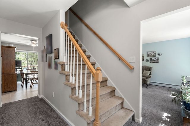 9 Lois Ln, Holland, MA 01521