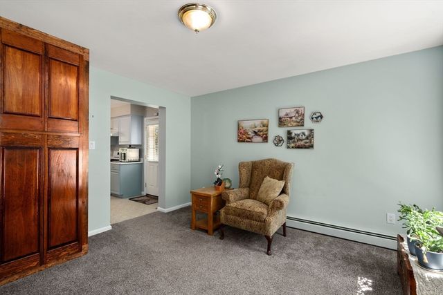 9 Lois Ln, Holland, MA 01521