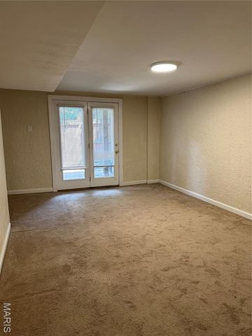 1126 Rue La Chelle Walk 1126, Creve Coeur, MO 63141