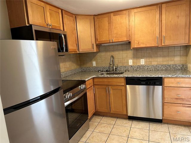 1126 Rue La Chelle Walk 1126, Creve Coeur, MO 63141