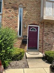 1126 Rue La Chelle Walk 1126, Creve Coeur, MO 63141