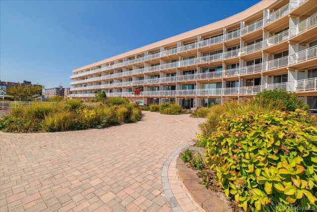 830 Shore Road 1G, Long Beach, NY 11561