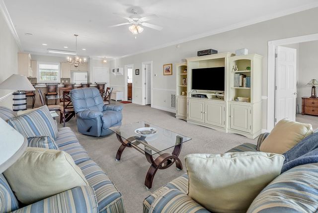 4829 Luster Leaf Cir Apt 303, Myrtle Beach, SC 29577