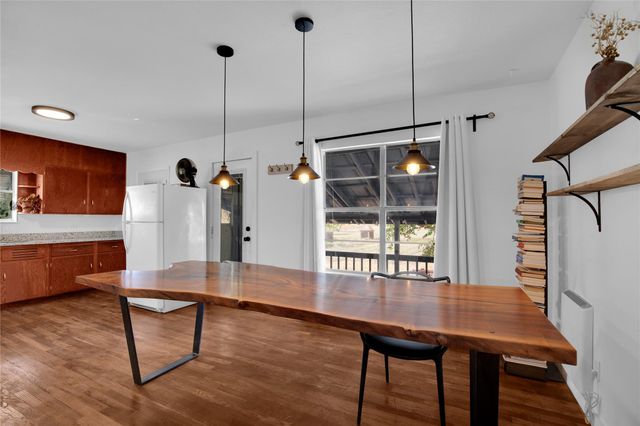 1607 E 4th ST, Taylor, TX 76574