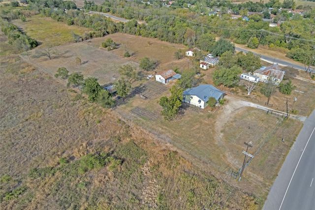 1607 E 4th ST, Taylor, TX 76574