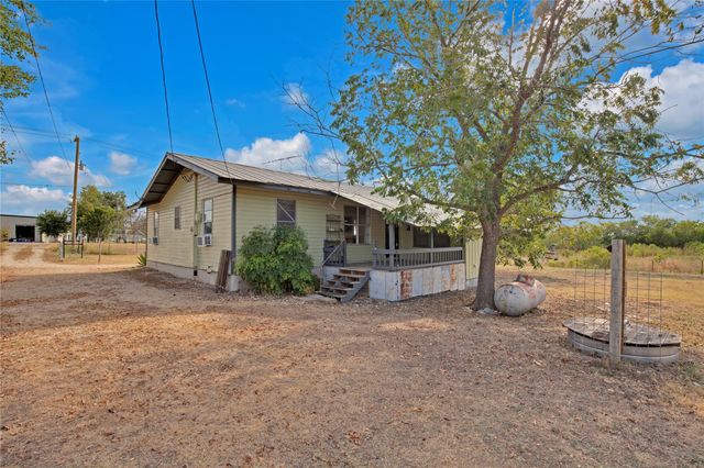 1607 E 4th ST, Taylor, TX 76574