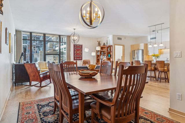 215 10th Avenue S 211, Minneapolis, MN 55415