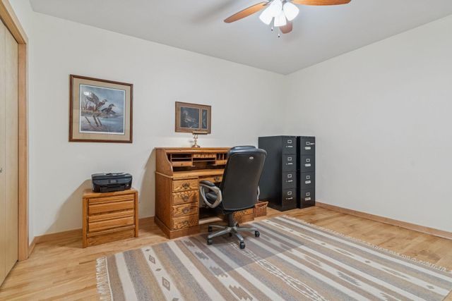 215 10th Avenue S 211, Minneapolis, MN 55415