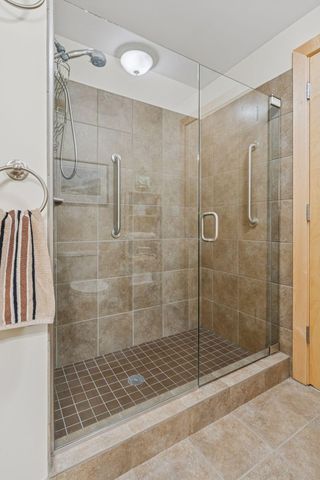 215 10th Avenue S 211, Minneapolis, MN 55415