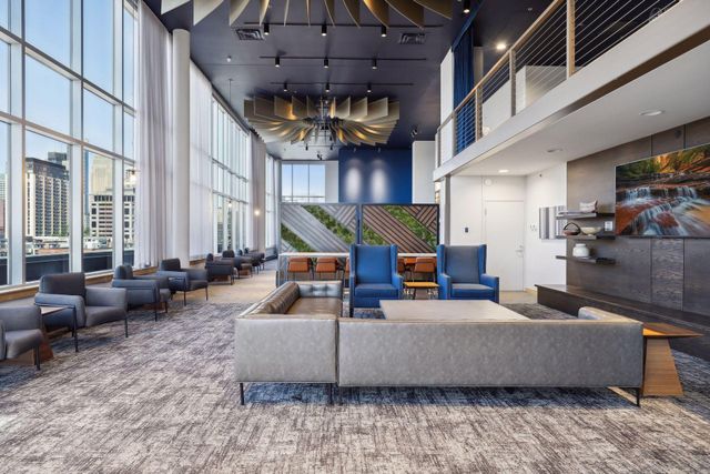 215 10th Avenue S 211, Minneapolis, MN 55415