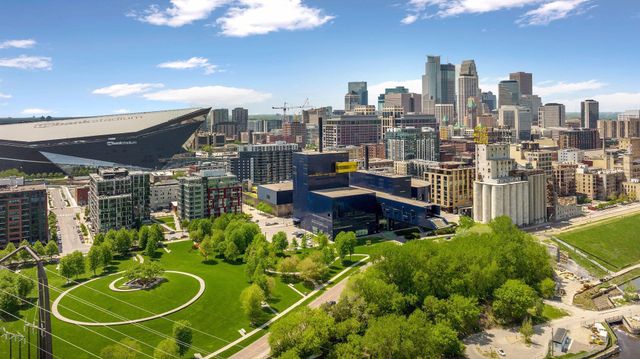 215 10th Avenue S 211, Minneapolis, MN 55415