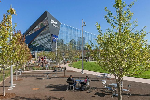 215 10th Avenue S 211, Minneapolis, MN 55415