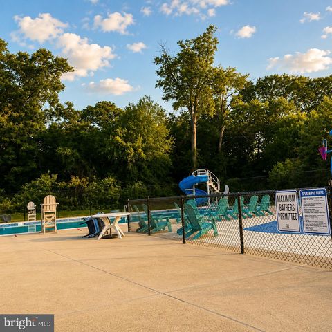 8107 BROWN CT, Alexandria, VA 22306