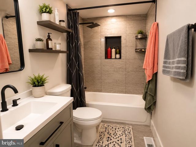 8107 BROWN CT, Alexandria, VA 22306