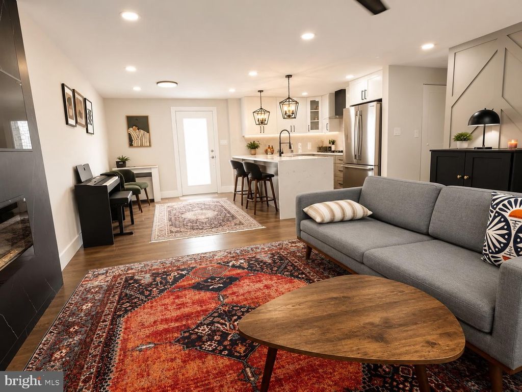 8107 BROWN CT, Alexandria, VA 22306
