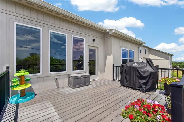 4021 NE Sagamore Drive D, Lee's Summit, MO 64064