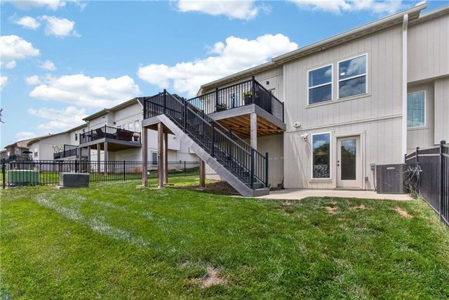 4021 NE Sagamore Drive D, Lee's Summit, MO 64064