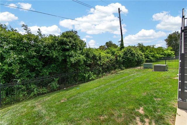 4021 NE Sagamore Drive D, Lee's Summit, MO 64064