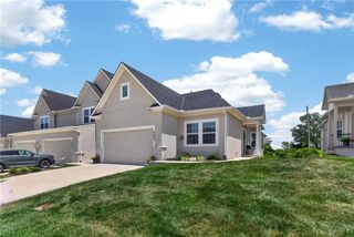 4021 NE Sagamore Drive D, Lee's Summit, MO 64064