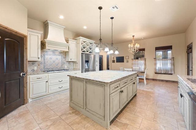 1548 Palazzo Pointe, Edmond, OK 73034