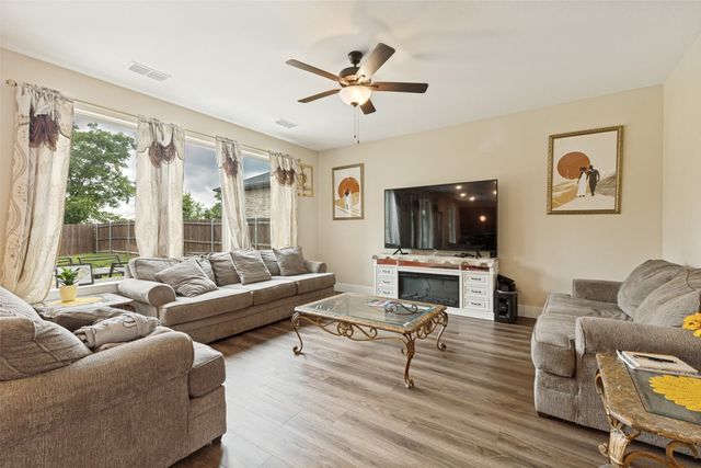 736 Fletcher Drive, Fate, TX 75087