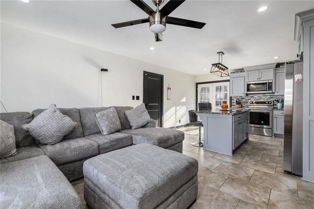 825 N 83rd Terrace, Kansas City, KS 66112