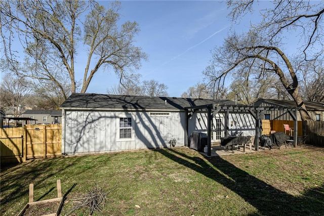 825 N 83rd Terrace, Kansas City, KS 66112