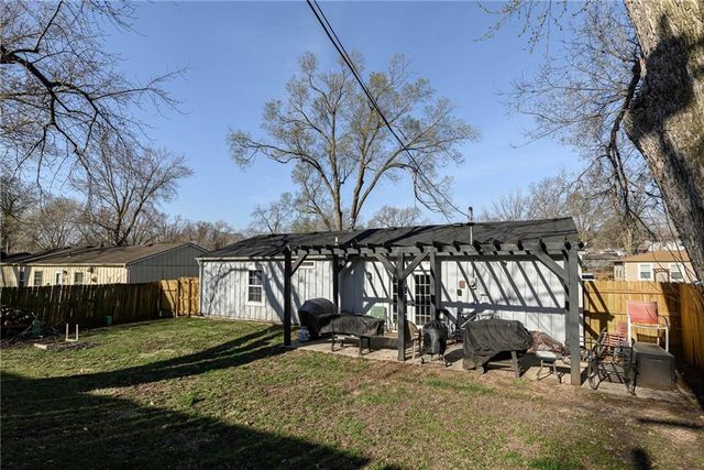 825 N 83rd Terrace, Kansas City, KS 66112