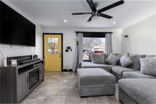 825 N 83rd Terrace, Kansas City, KS 66112