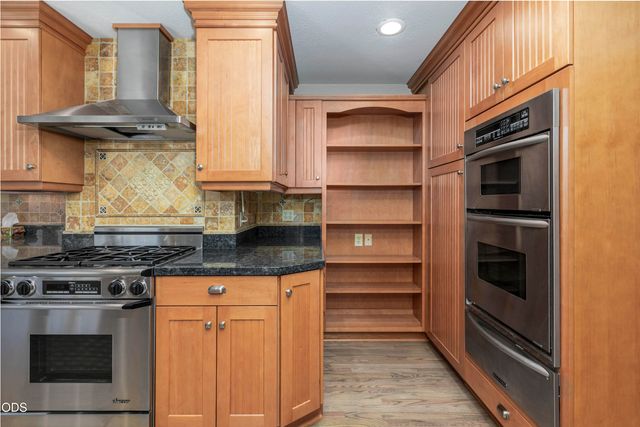 734 NW Midland Avenue, Grants Pass, OR 97526