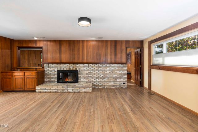 734 NW Midland Avenue, Grants Pass, OR 97526