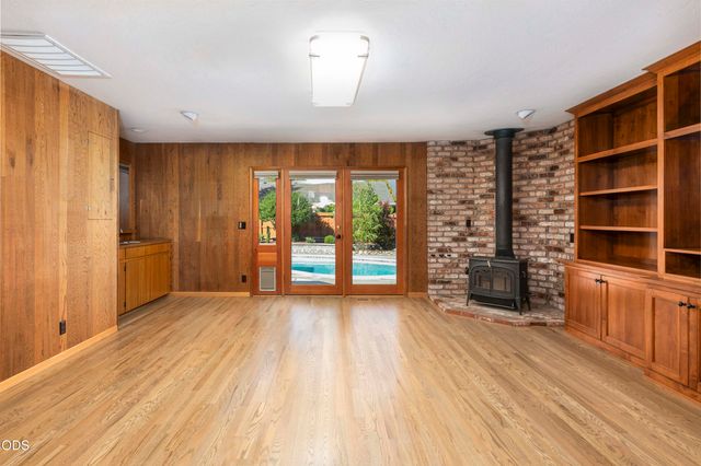 734 NW Midland Avenue, Grants Pass, OR 97526