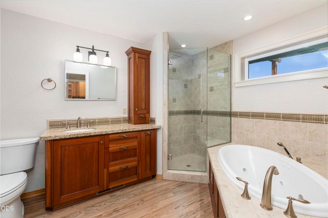 734 NW Midland Avenue, Grants Pass, OR 97526