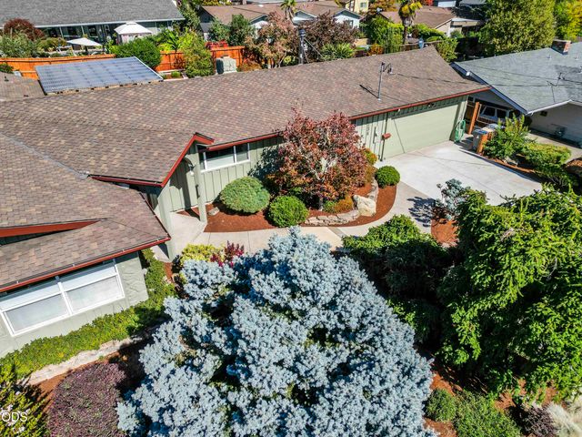734 NW Midland Avenue, Grants Pass, OR 97526