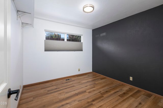 734 NW Midland Avenue, Grants Pass, OR 97526