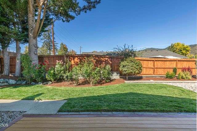 734 NW Midland Avenue, Grants Pass, OR 97526
