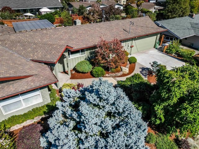 734 NW Midland Avenue, Grants Pass, OR 97526