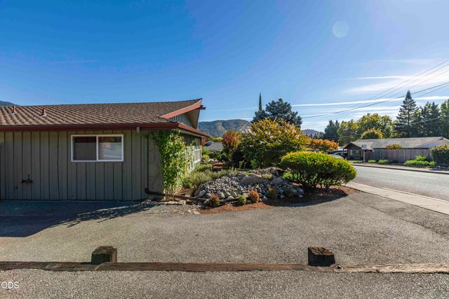 734 NW Midland Avenue, Grants Pass, OR 97526