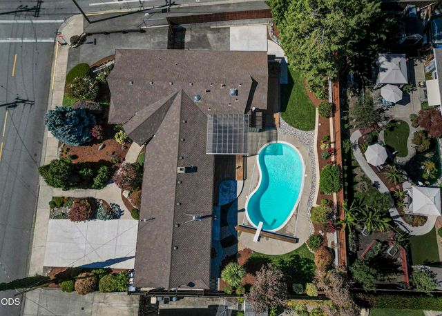 734 NW Midland Avenue, Grants Pass, OR 97526