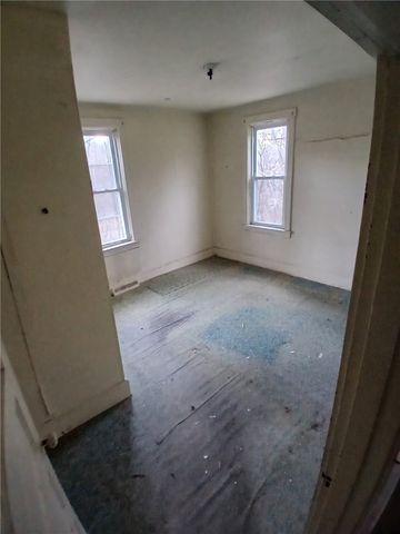 500 Pointview Rd, Brentwood, PA 15227