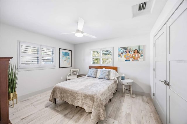 2117 RIVIERA DRIVE, Sarasota, FL 34232