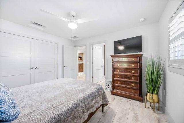 2117 RIVIERA DRIVE, Sarasota, FL 34232