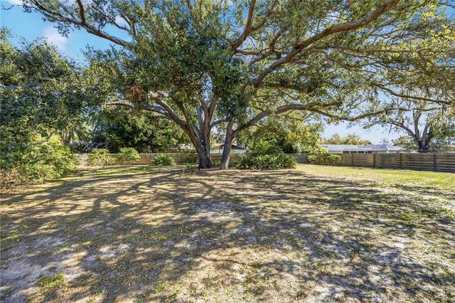 2117 RIVIERA DRIVE, Sarasota, FL 34232