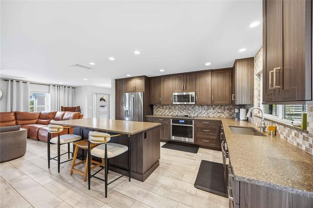 2117 RIVIERA DRIVE, Sarasota, FL 34232