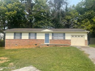 5620 Karen Drive, Knoxville, TN 37918